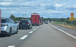 Personbilsfel orsakade långa köer på E6