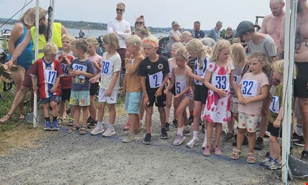 Barnen sprang lopp i värmen under sommarvecka