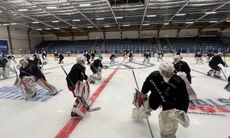 Nöter målvaktsspelets grunder mitt i sommaren