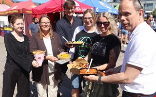 Festen på torget inledd – NH sätter betyg på rätterna