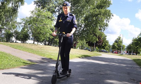 Många olyckor – nu ska regler för elsparkcyklar ses över 