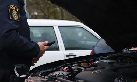 Tonåring åtalas – polisjakt när A-traktor kördes i 140 km/h 