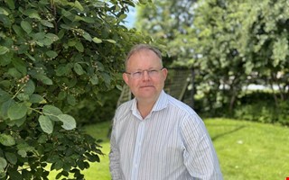 Valexpertens hektiska år – forskar om svenskarnas val