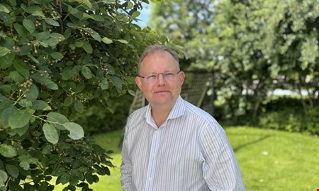 Valexpertens hektiska år – forskar om svenskarnas val
