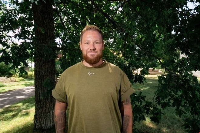 Brokonstruktören David sadlar om – ska bli lärare 