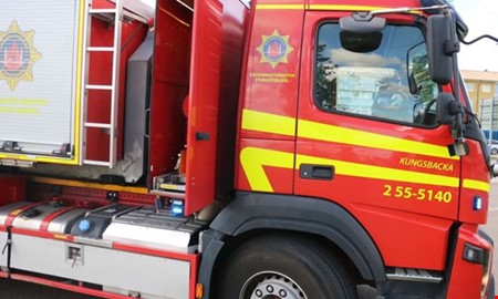 Mindre brand i byggnad under natten 