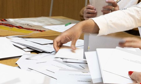 Rekordmånga går till val för första gången