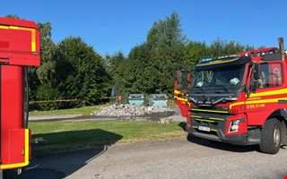 Metall började brinna vid återvinningsstation