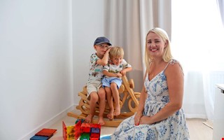 Stor på sociala medier – hon gör humor om mammalivet