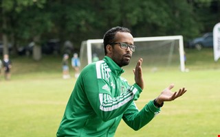 Förre Tölötränaren tar över krislaget 