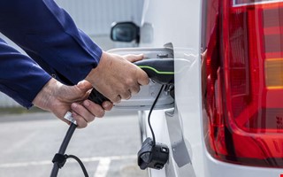 Klart: Kommunen säljer sina laddningsstationer