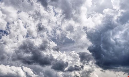Regn, vind och oväntad solchans – så blir helgen