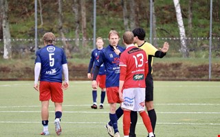 Blev utvisad mot tidigare klubben – vann derbyt ändå