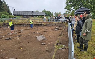 Fullt på visningarna av 2000-årigt bostadshus