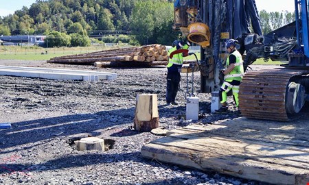 Pålning pågår – arenabygget går vidare