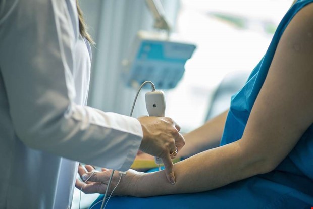 Debatt: (V)ill stänga ner din privatdrivna vårdcentral Debatt: (V)ill stänga ner din privatdrivna vårdcentral