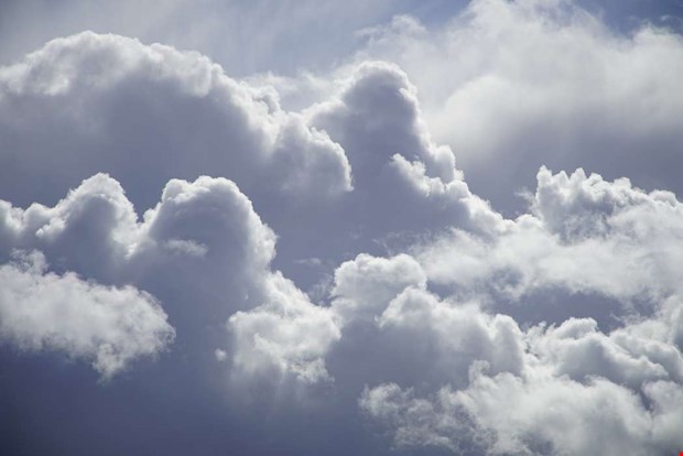 Regn och blåst på väg – sedan kommer solen