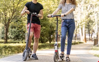 Debatt: Förbjud elsparkcyklar 