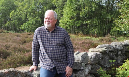 40 år efter genombrottet – nu släpper han första soloalbumet