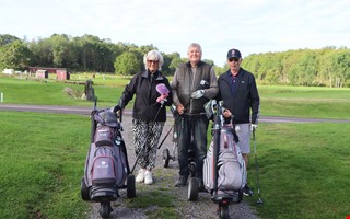 Golfare samlades för årets tävling – profilen gjorde debut