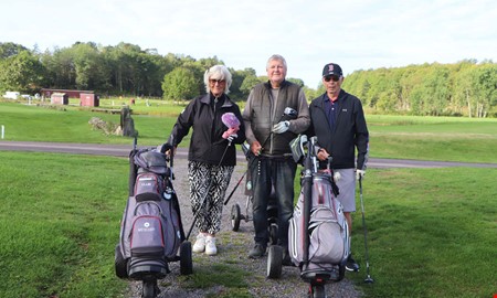 Golfare samlades för årets tävling – profilen gjorde debut