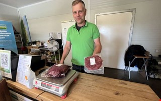 Här är kommunens plan för att få in mer lokalt kött