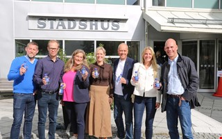 Moderaterna firar – får var tredje röst i kommunen