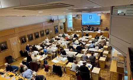 Valrysaren fortsätter – här räknas de sista rösterna