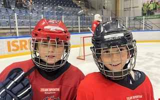 Hockeyfest i ishallen när Hanhalsdagen firades