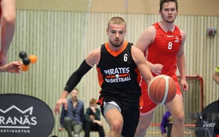 Piratesförsvaret åt upp pizzafantasten