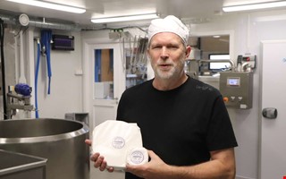 Prisregnet fortsätter – lokala ysteriet hyllas