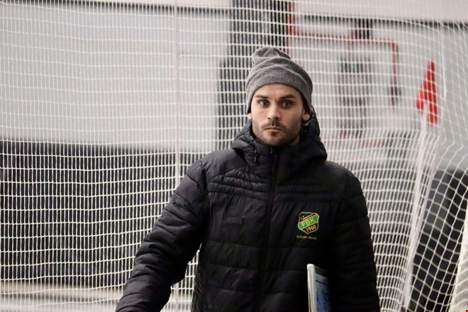 Frillesåstränaren synar konkurrenternas silly season 