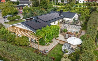 Villa med orangeri och spabad lockar klick