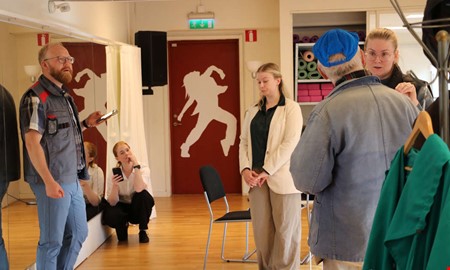 Torpförsäljningen spårar ur – snart premiär för nya farsen