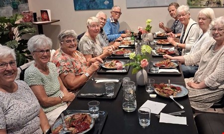 Lunchträffarna blir tradition – för att bryta ensamheten