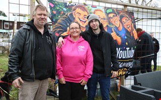 Youtube-succén från Fjärås lockade hundratals till firandet