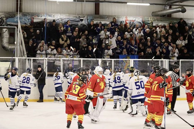 Publikrusning och dramatik när TV-pucken kom till stan
