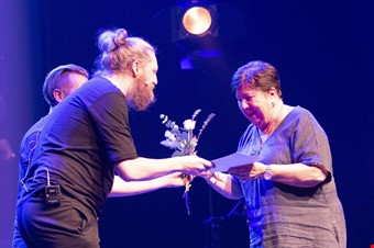 Rose-Marie Eriksson fr ta emot priset som rets eldsjl. Foto: John Skoglund