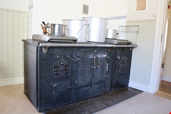 Agaspisen i K�kshuset �r v�lk�nd. En del bes�kare kommer till Solvik f�r att f� se den.