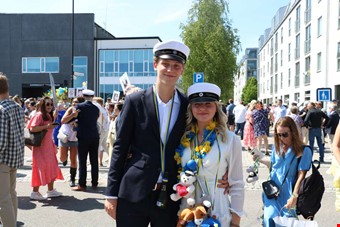 Rasmus Jansson och Ebba Magnussson r tacksamma fr ren p skolan och ser fram emot att fira med vnner. Foto: Johanna Simonsson