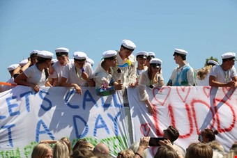 Studenterna nr de brjat g ombord flaket. Foto: Johanna Simonsson