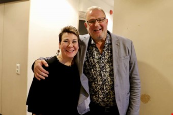 Backstage: Pivi Sundeqvist frn Kramfors r fr frsta gngen med som artist p galan. Maken Jrgen Sundeqvist har spelat i Kungsbacka flera gnger.