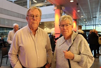 Det var musiken som lockade Lasse Staaf och Britt Staaf, frn Kungsbacka, till teatern. Foto: Julia Sandstn Vikberg